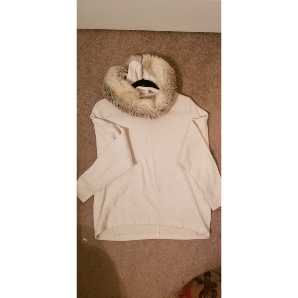 Collared fur sweater